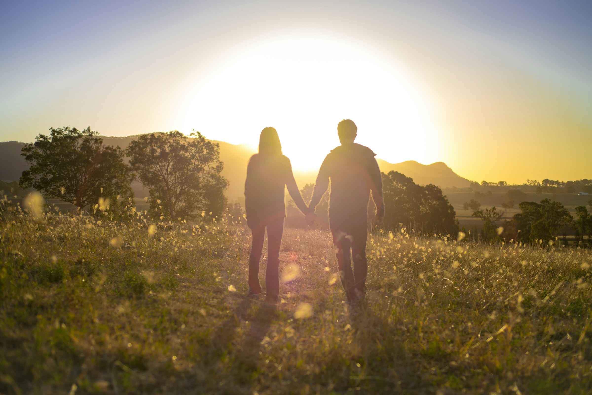 Cuplu fericit la apus